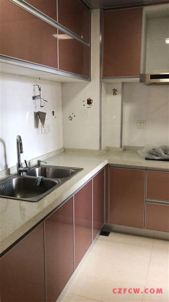 翡翠湾豪装3/2/2朝南好房180万