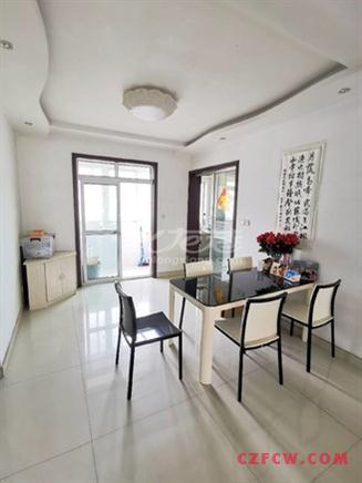 阳光充足绿化率高配套成熟交通便利