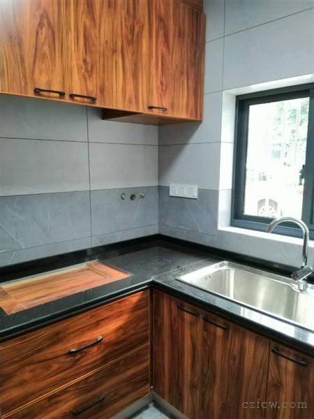 花园西村豪装1/2/1朝南好房68万