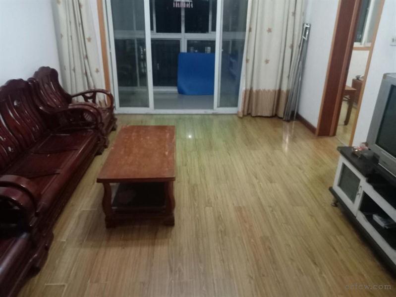 金梅花园精装2/2/1朝南好房1500元/月