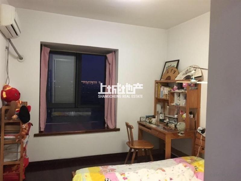 中意宝第精装2/1/1朝南好房145万