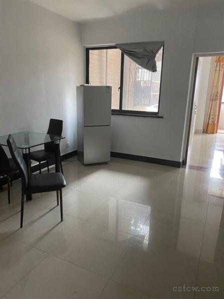 玲珑花园精装1/1/1朝南好房1300元/月