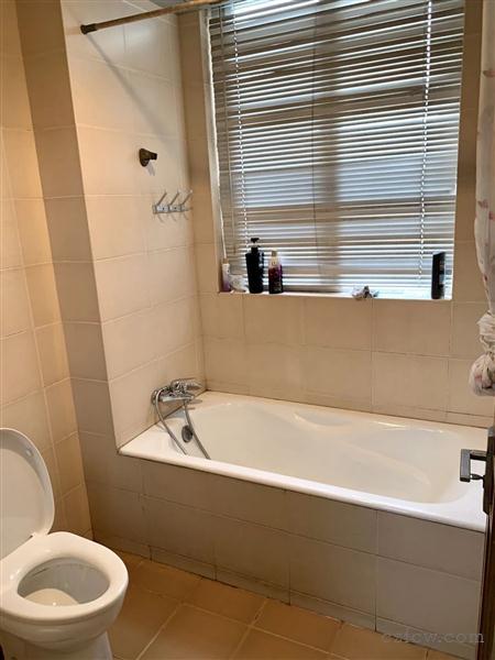 广成东方大厦简装3/2/2朝南好房155万