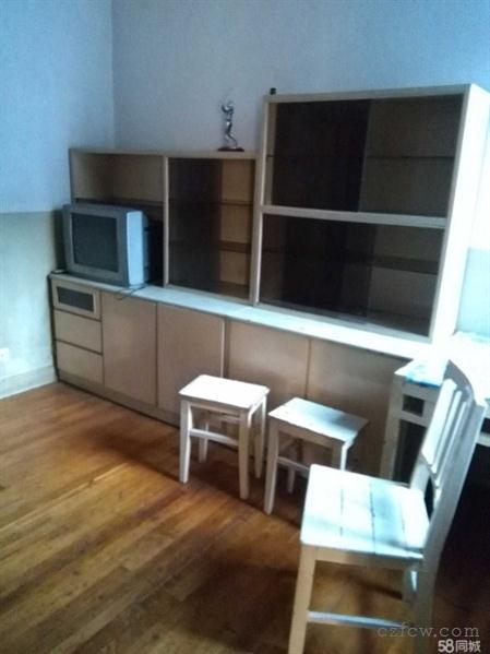 北环新村简装2/1/1朝南好房1100元/月