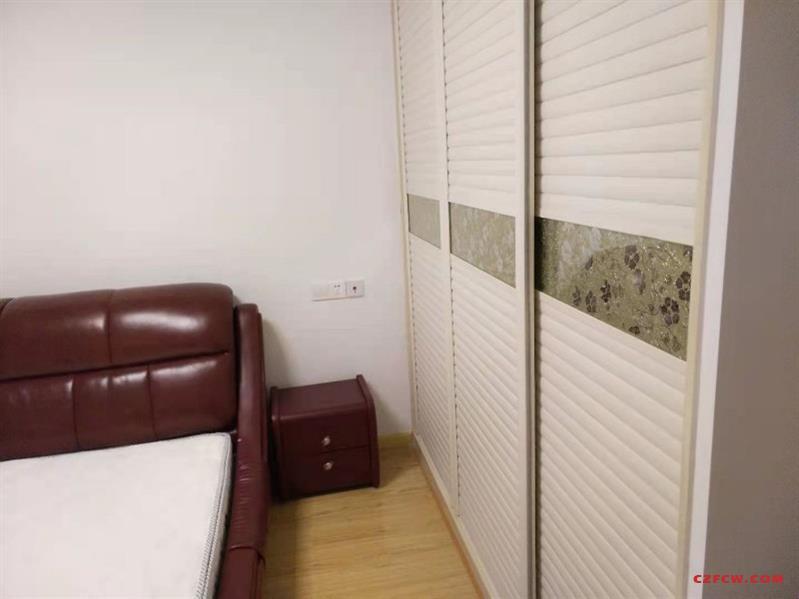 绿地世纪城精装3房/2厅/1卫朝南好房175.8万